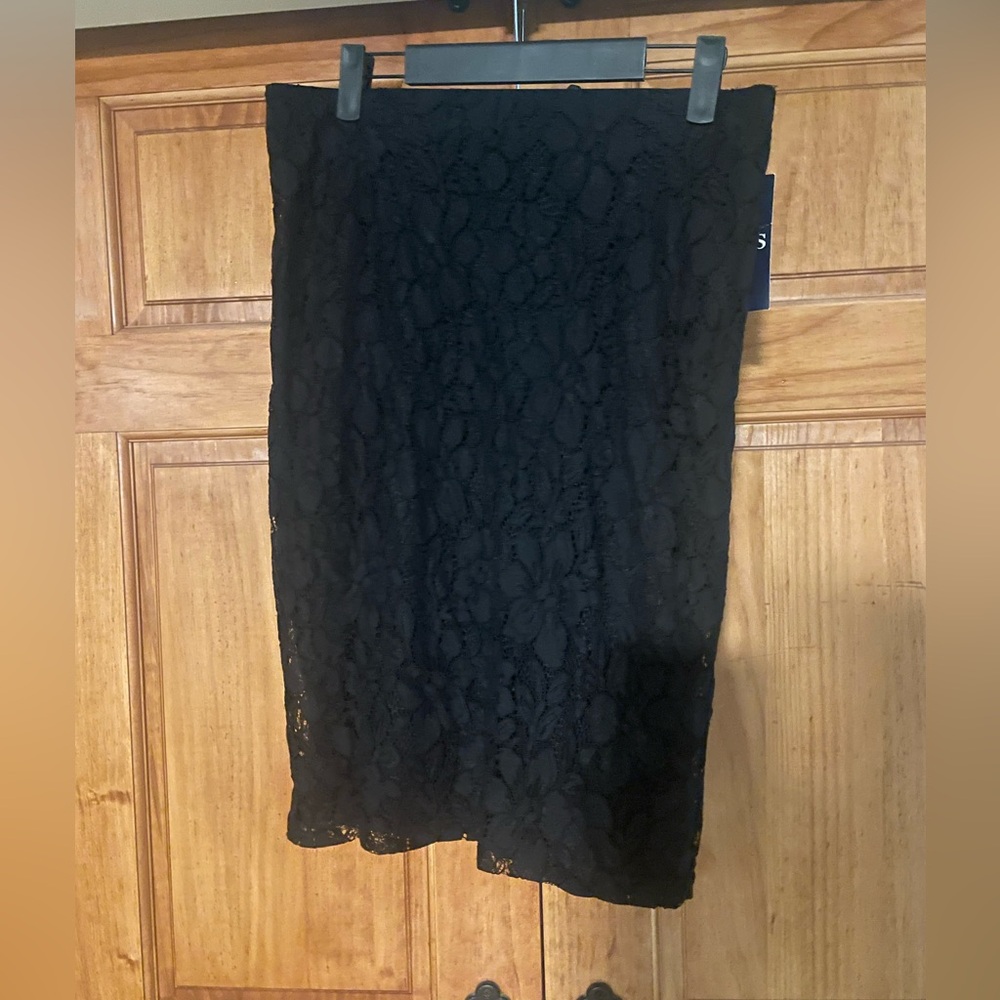NWT Chaps Classic Black Pencil Midi Skirt, Floral Lace, Lined, size 6 - Picture 2 of 7